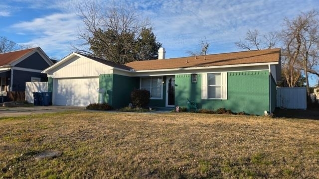 505 Storrs Street - Photo 2