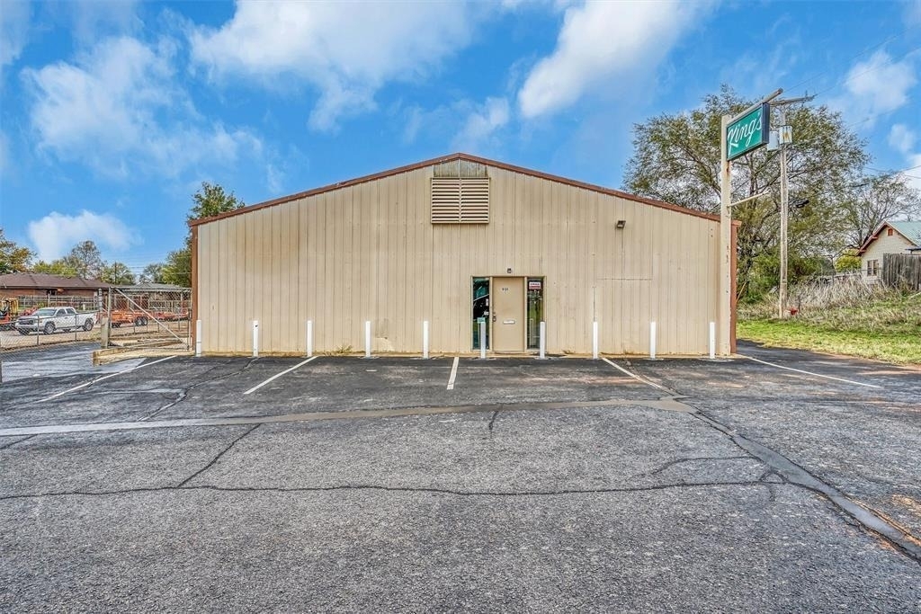 901 W Ring Drive - Photo 4
