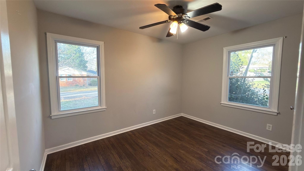 2900 Edsel Place - Photo 6