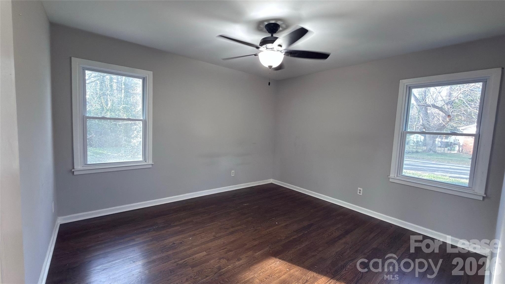 2900 Edsel Place - Photo 5