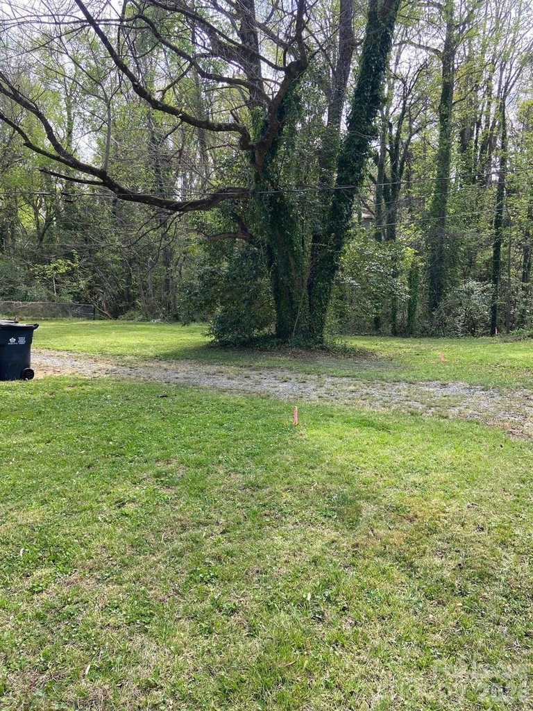 2900 Edsel Place - Photo 13