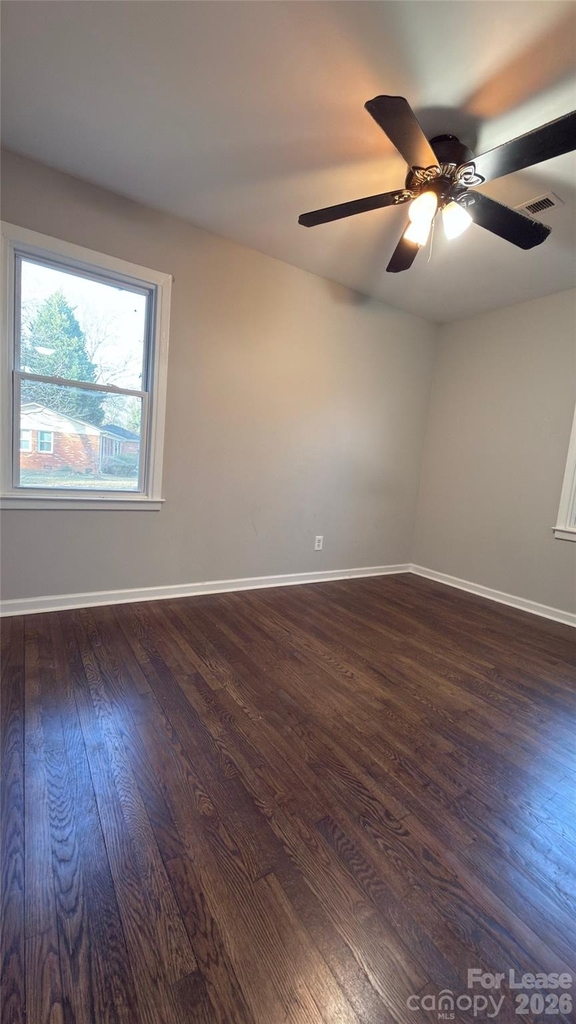 2900 Edsel Place - Photo 4