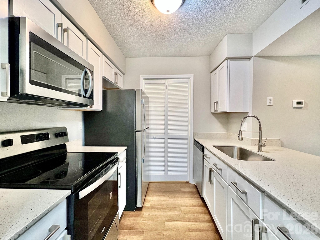 11084 Harrowfield Road - Photo 6