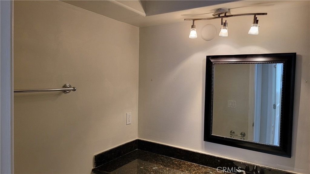 5403 Newcastle Avenue - Photo 20