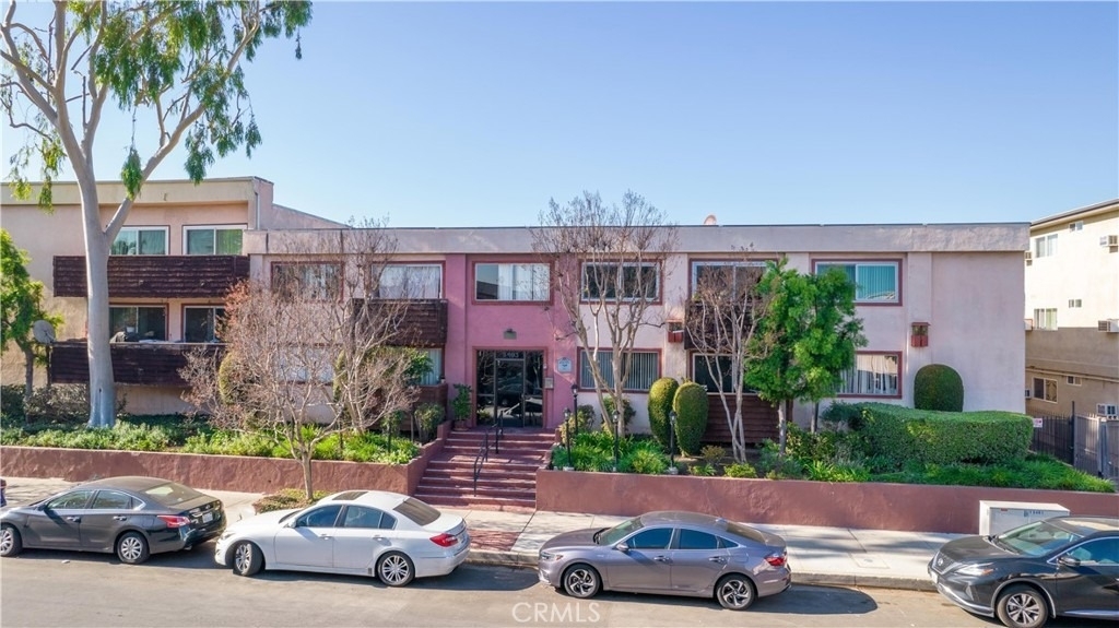 5403 Newcastle Avenue - Photo 1