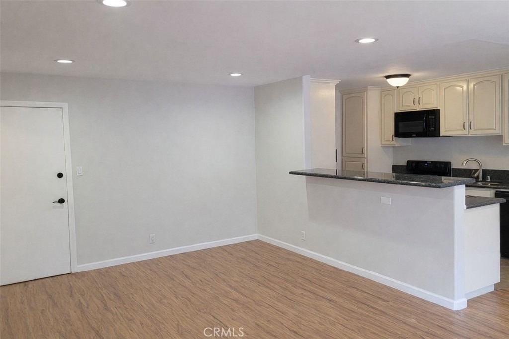 5403 Newcastle Avenue - Photo 10