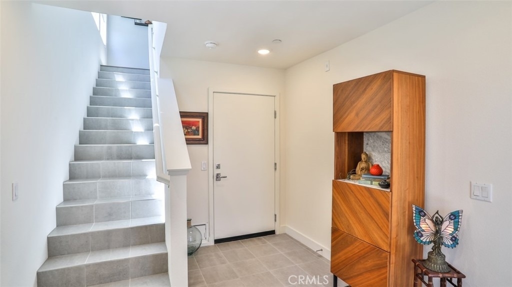 1207 Doheny Way - Photo 4
