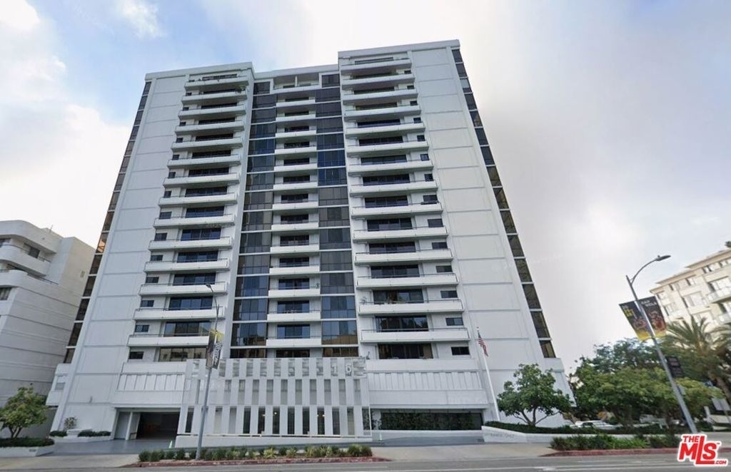 10660 Wilshire Boulevard - Photo 0