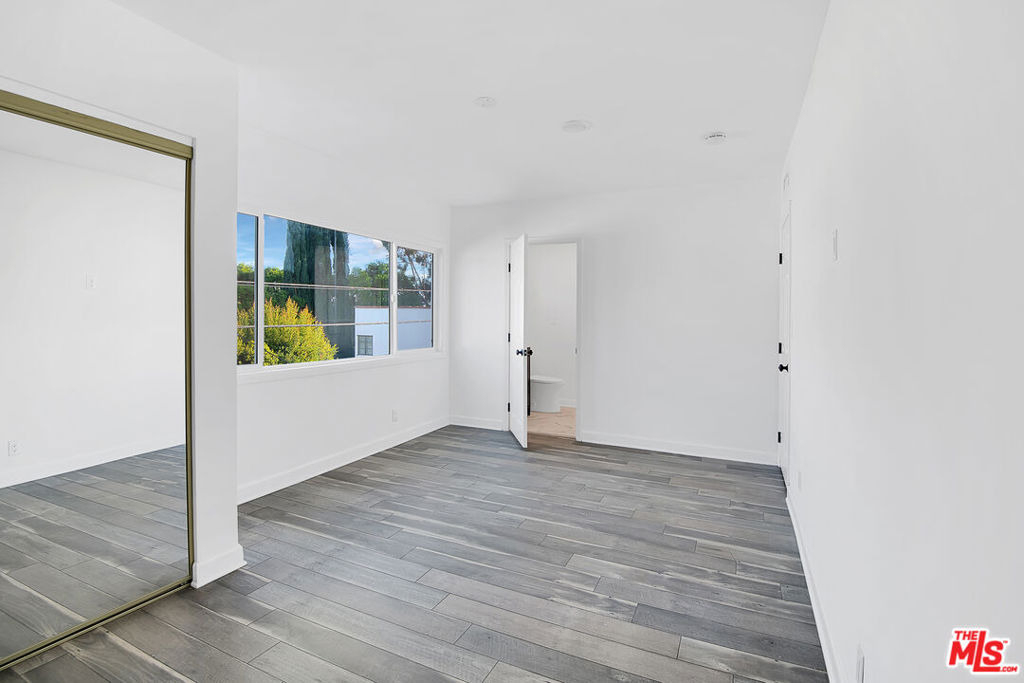 1610 S Beverly Glen Boulevard - Photo 9