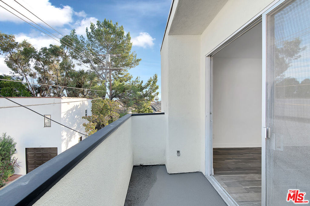 1610 S Beverly Glen Boulevard - Photo 14