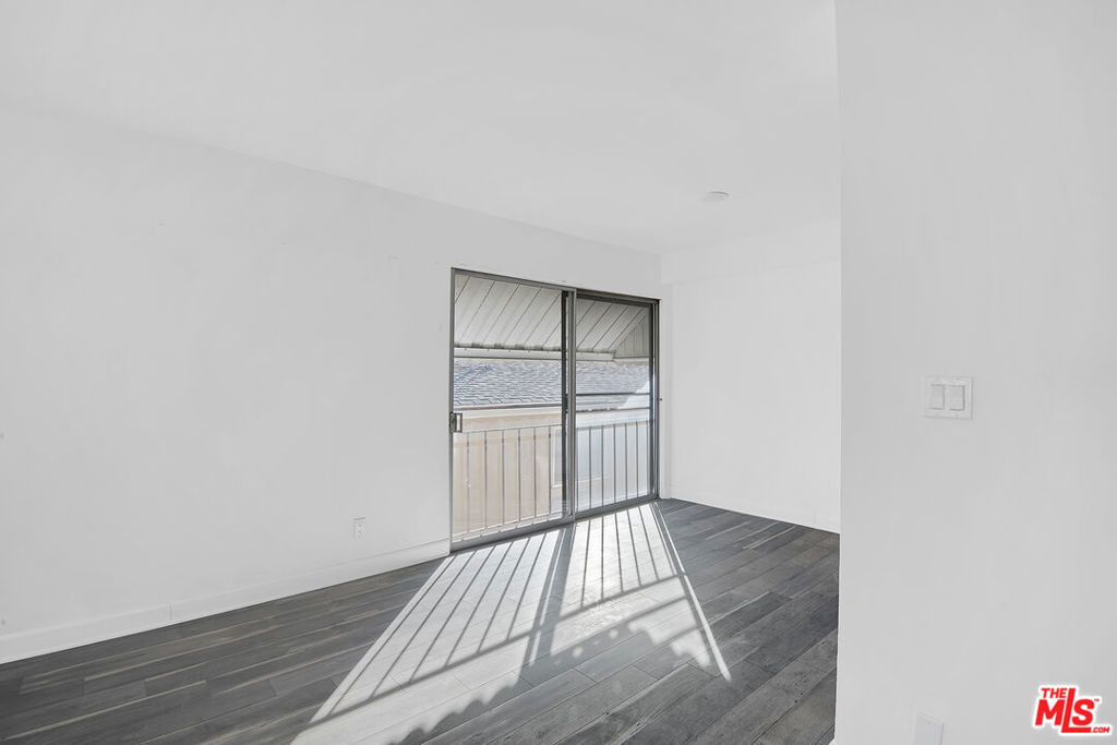 1610 S Beverly Glen Boulevard - Photo 3