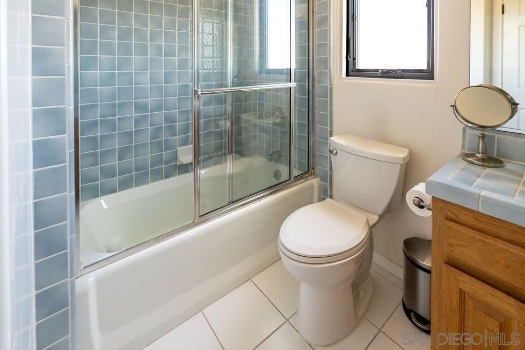 2110 Locust St - Photo 7
