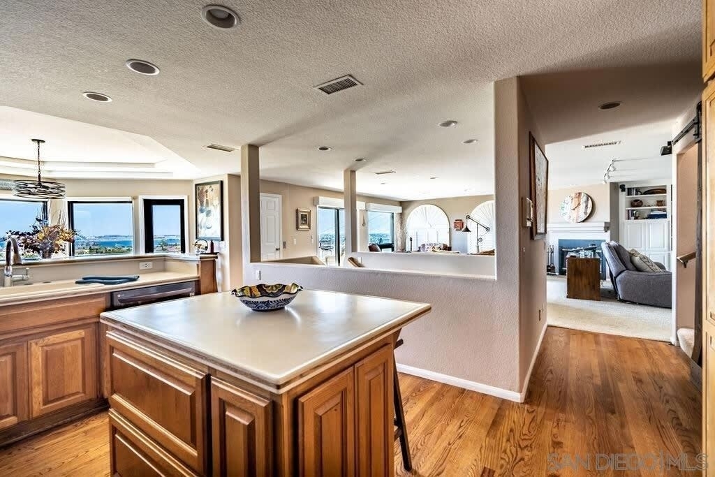 2110 Locust St - Photo 26
