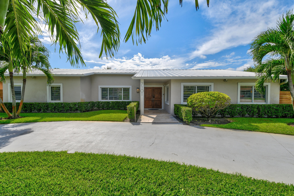 7101 W Lake Drive - Photo 1