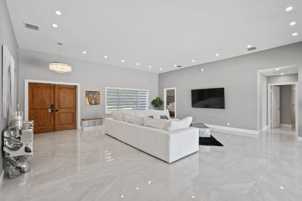 7101 W Lake Drive - Photo 4