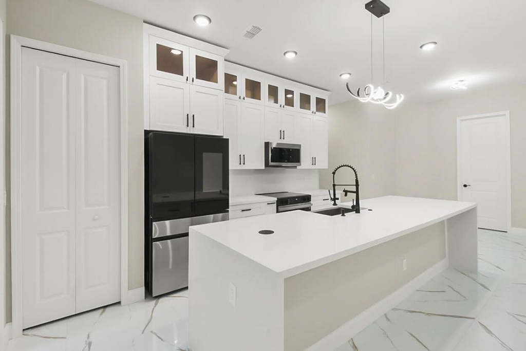 1143 Sw Estaugh Avenue - Photo 25