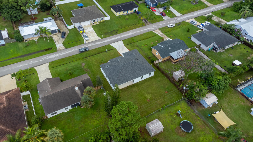 1143 Sw Estaugh Avenue - Photo 6