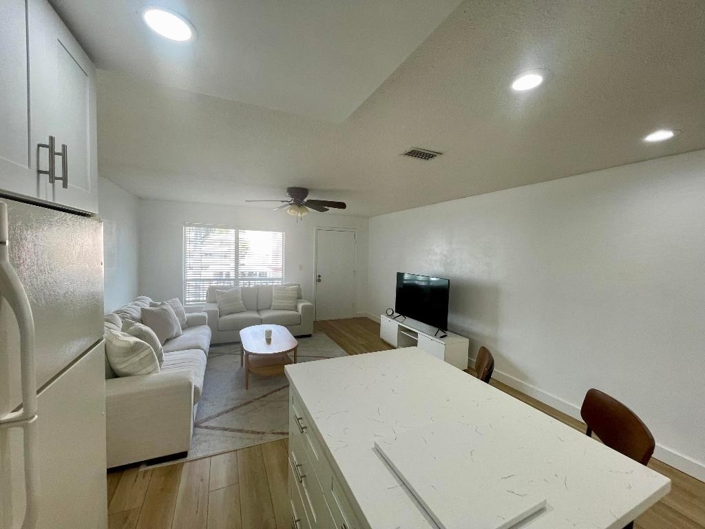 1100 Crystal Lake Drive - Photo 6