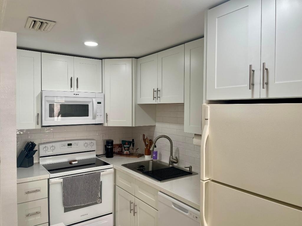 1100 Crystal Lake Drive - Photo 10