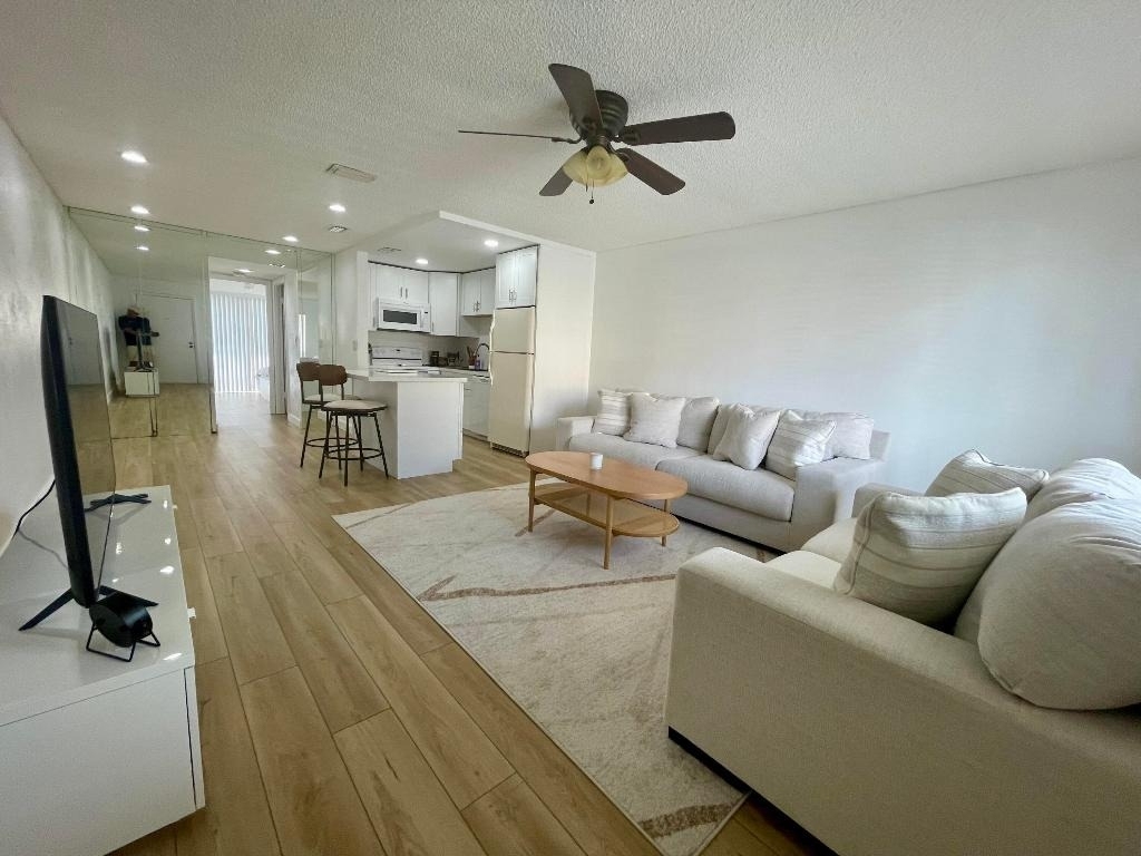 1100 Crystal Lake Drive - Photo 2