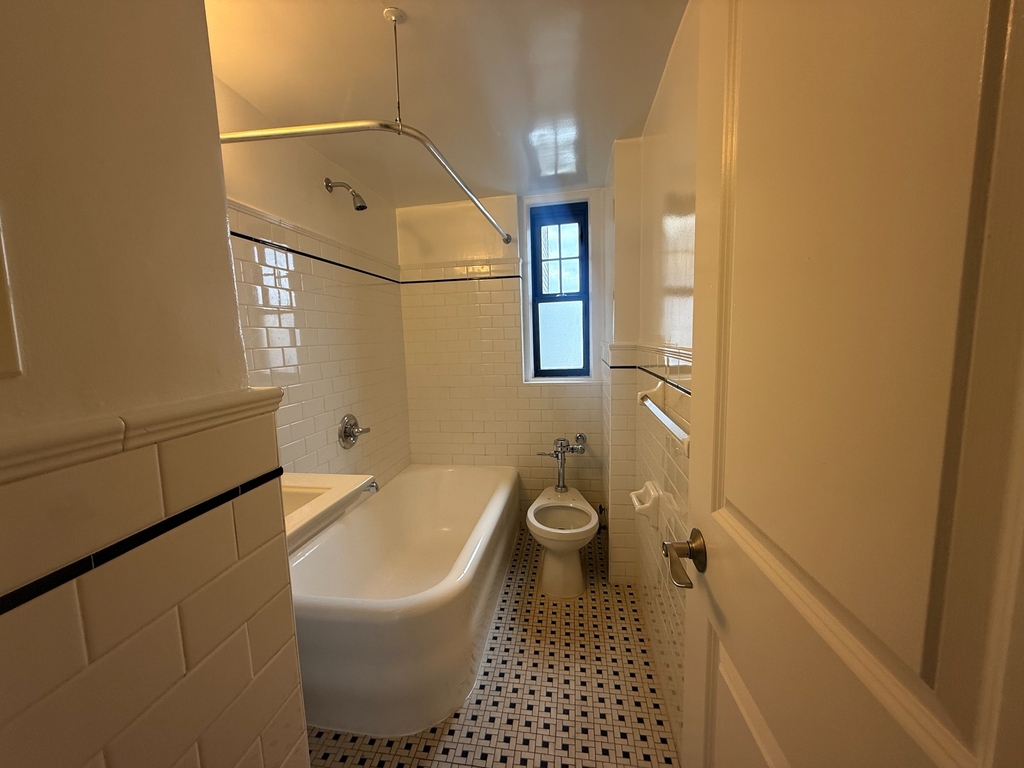 The Gansevoort - Luxury Studio - Photo 3