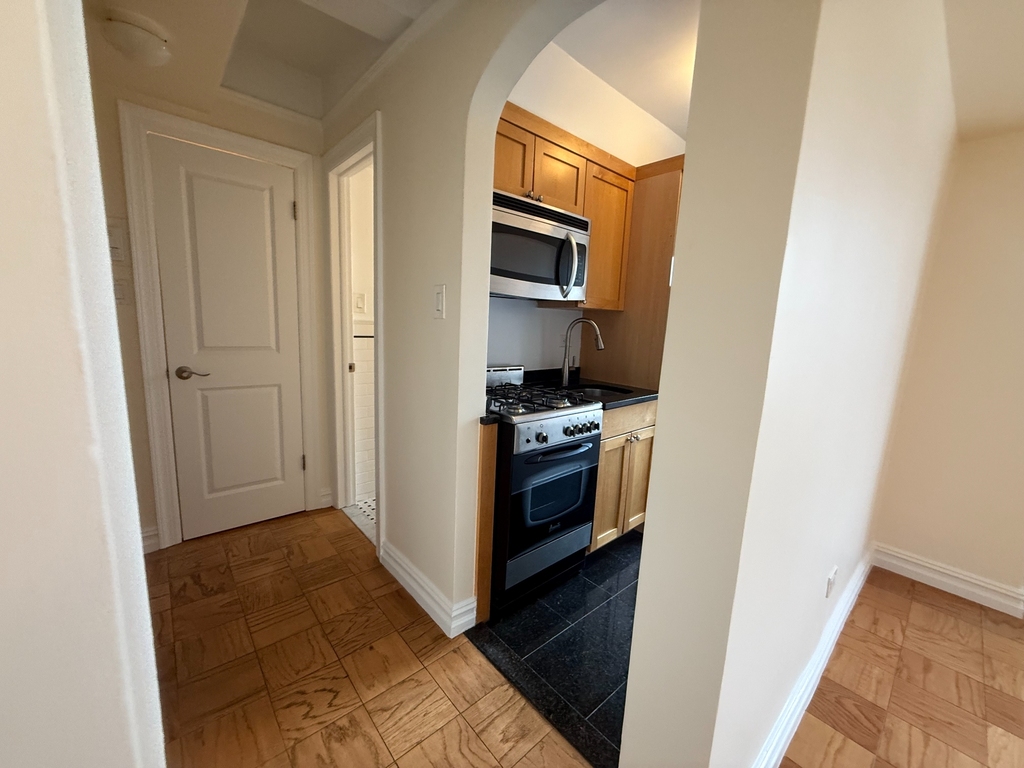 The Gansevoort - Luxury Studio - Photo 2