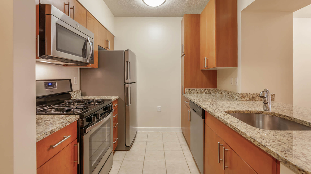 2400 M Street Nw - Photo 30