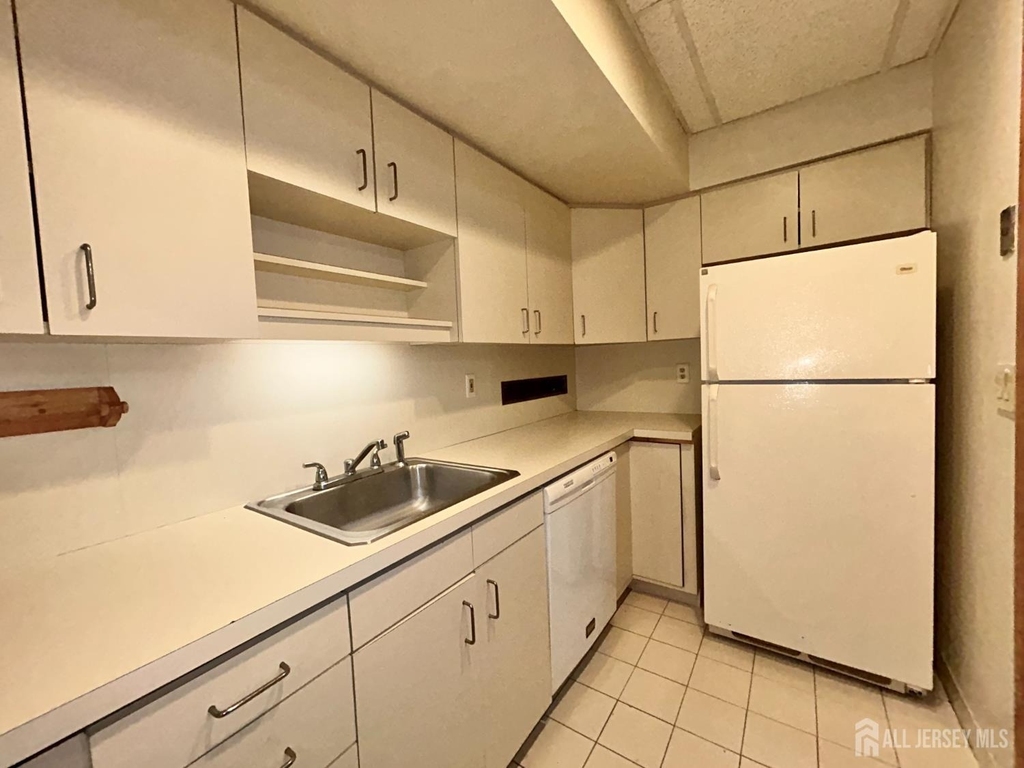 54 Loring Avenue - Photo 5