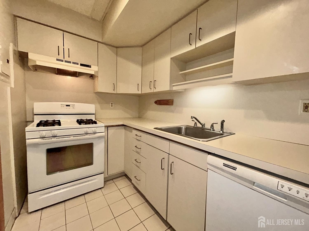 54 Loring Avenue - Photo 6