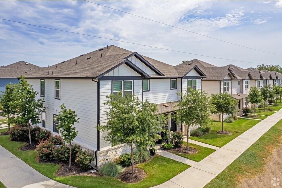 705 Horseshoe Dr - Photo 2
