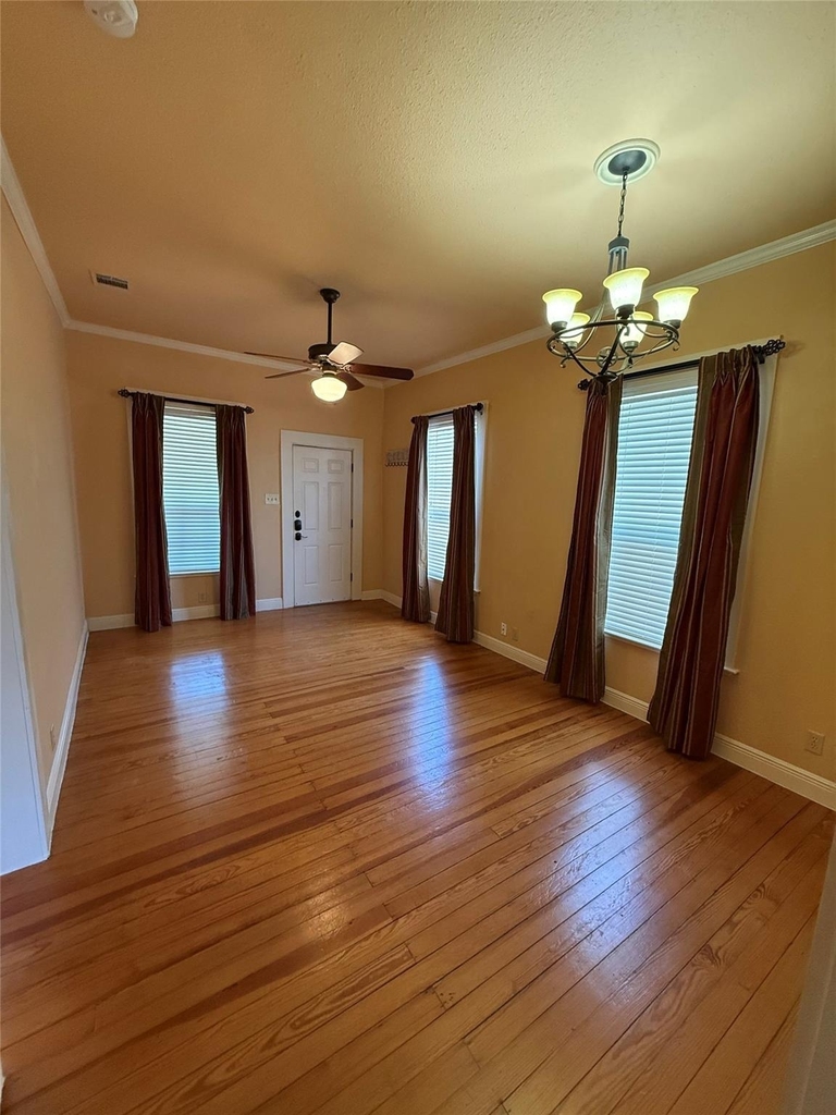 406 Normandy St - Photo 4