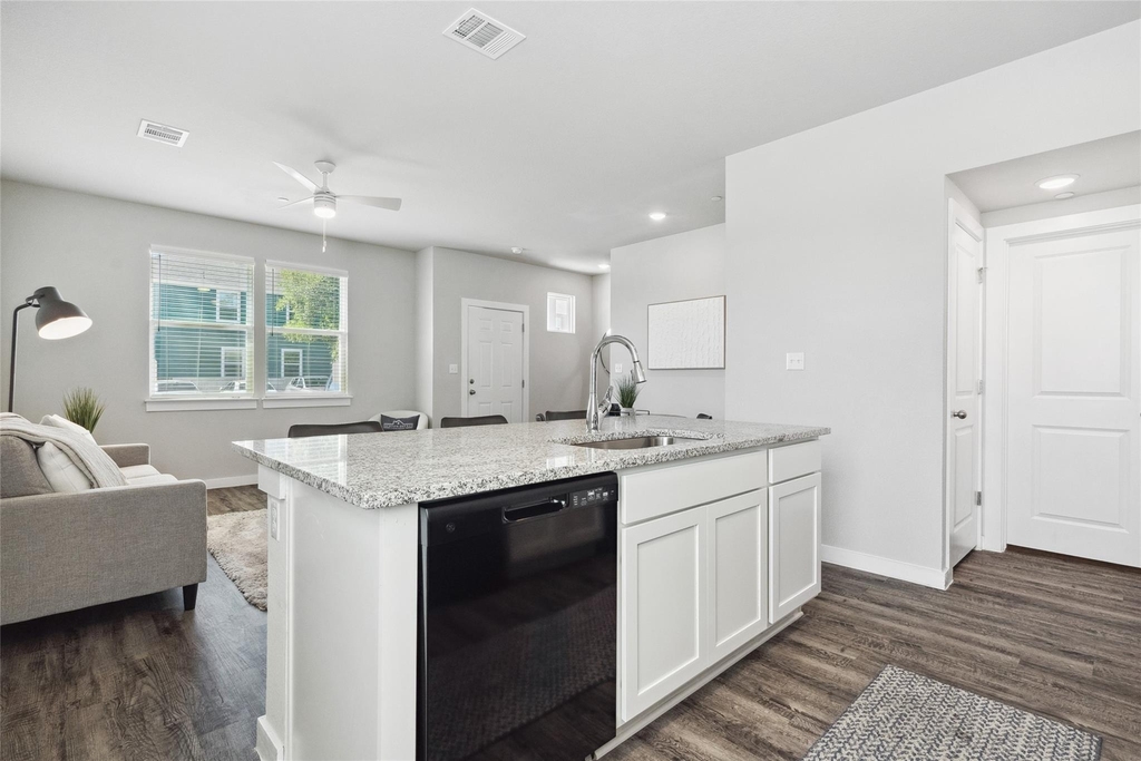 523 Powell Dr - Photo 10