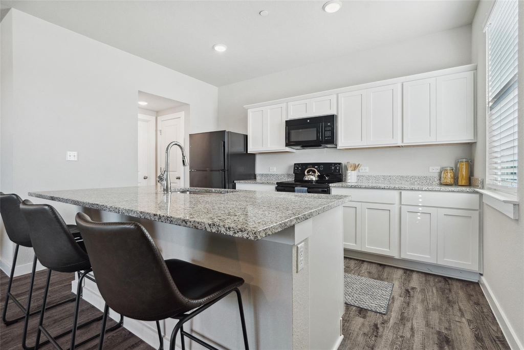 523 Powell Dr - Photo 7