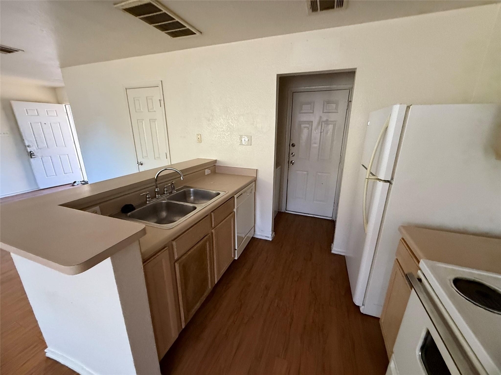 111 Cedar Grv - Photo 13
