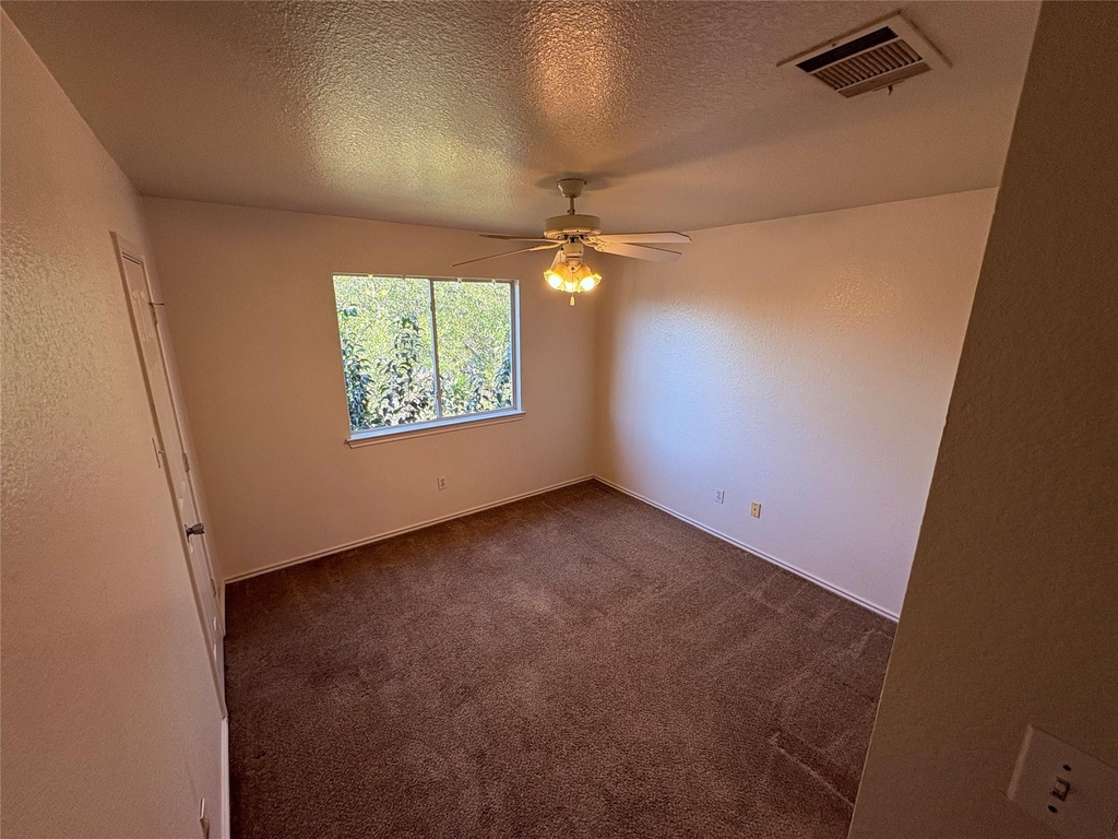 111 Cedar Grv - Photo 6
