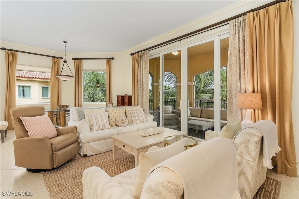 2728 Tiburon Boulevard E - Photo 3
