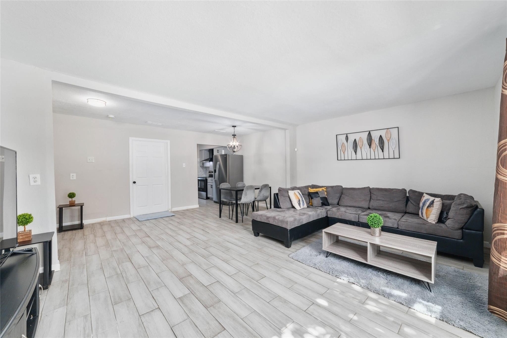 7821 Fuqua Street - Photo 5