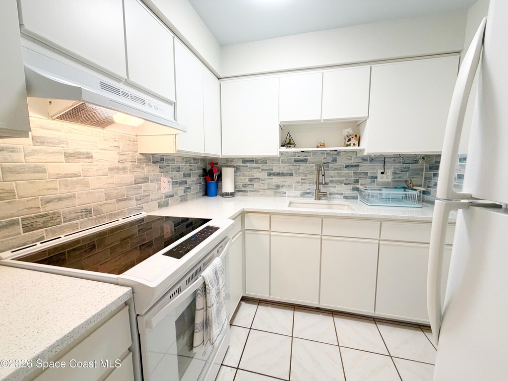3190 N Atlantic Avenue - Photo 4