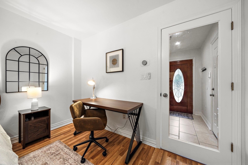 1505 Wentworth Street - Photo 6