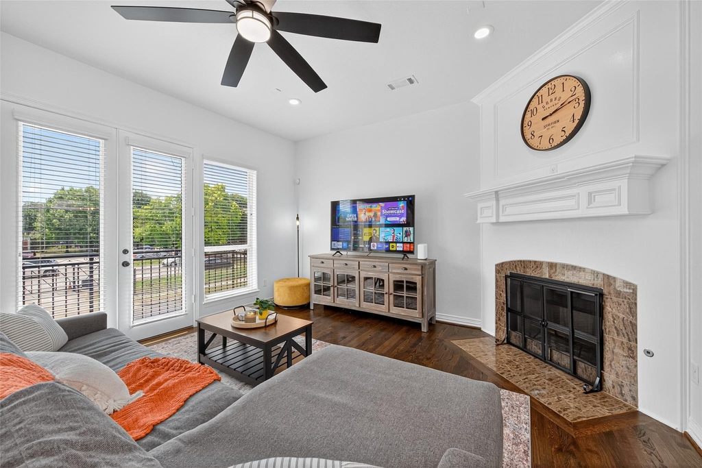 1505 Wentworth Street - Photo 1