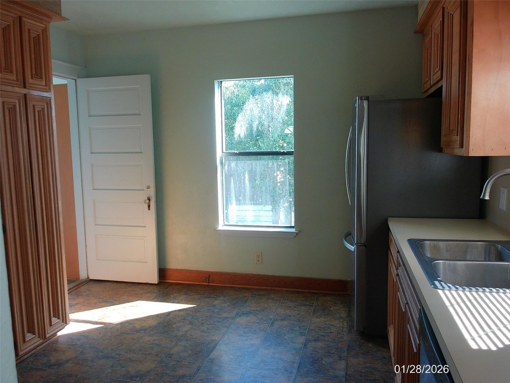 4619 Avenue Avenue S - Photo 12