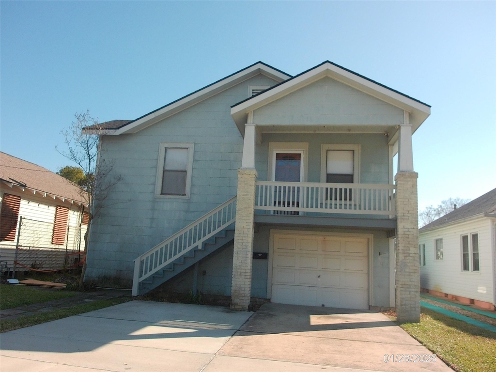 4619 Avenue Avenue S - Photo 0