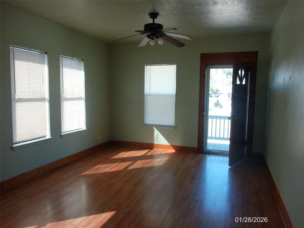 4619 Avenue Avenue S - Photo 9