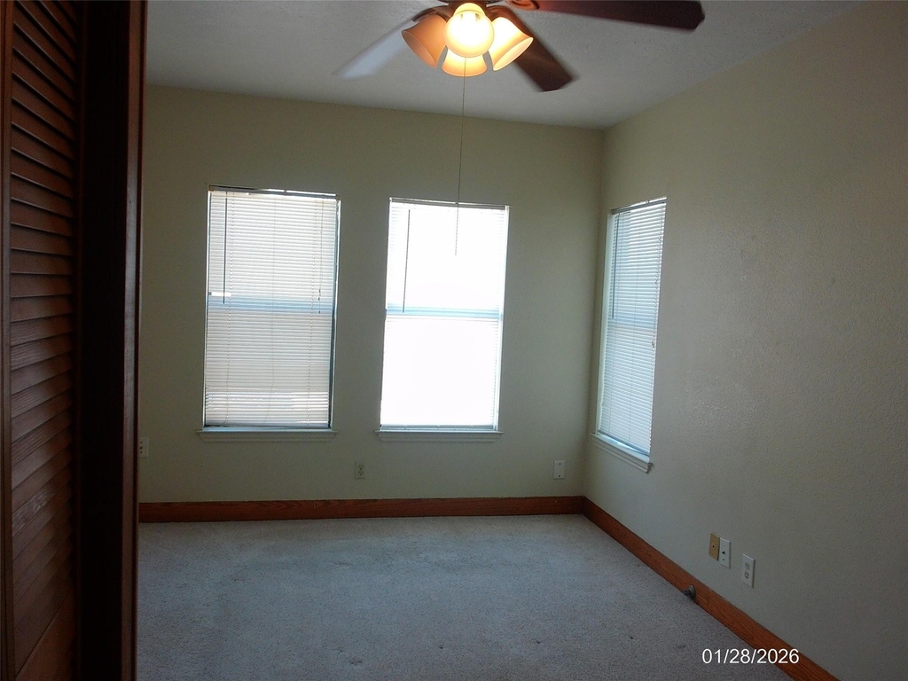 4619 Avenue Avenue S - Photo 8