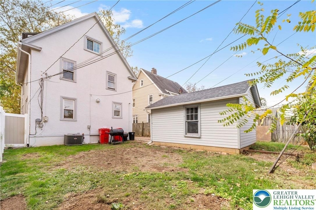 409 E Washington - Photo 3