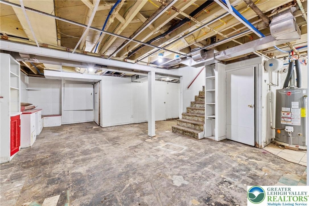 409 E Washington - Photo 2