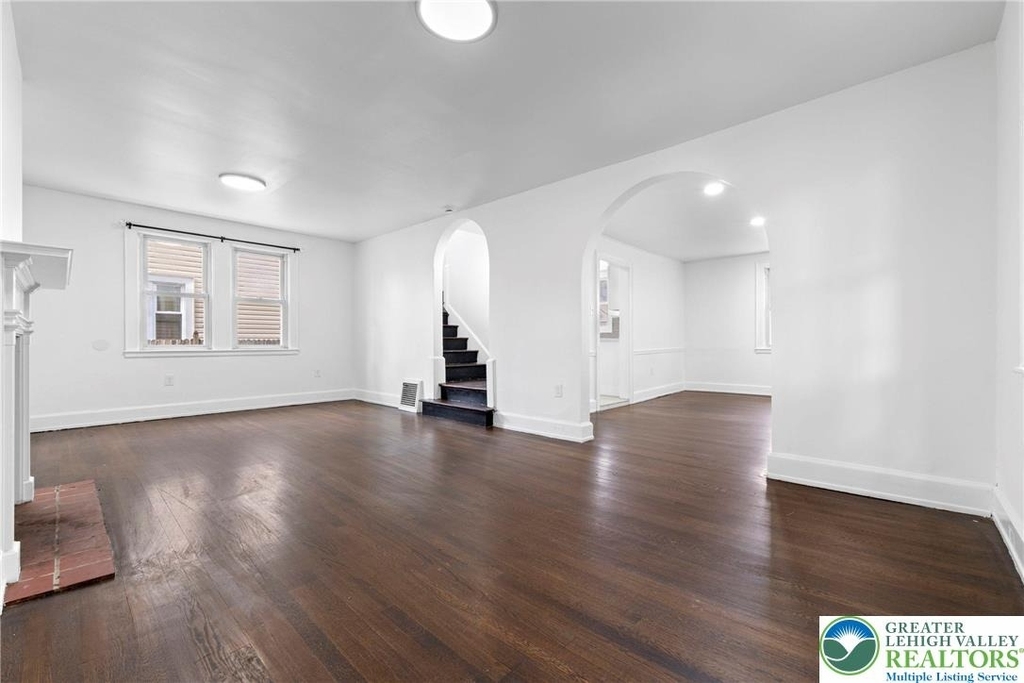 409 E Washington - Photo 5