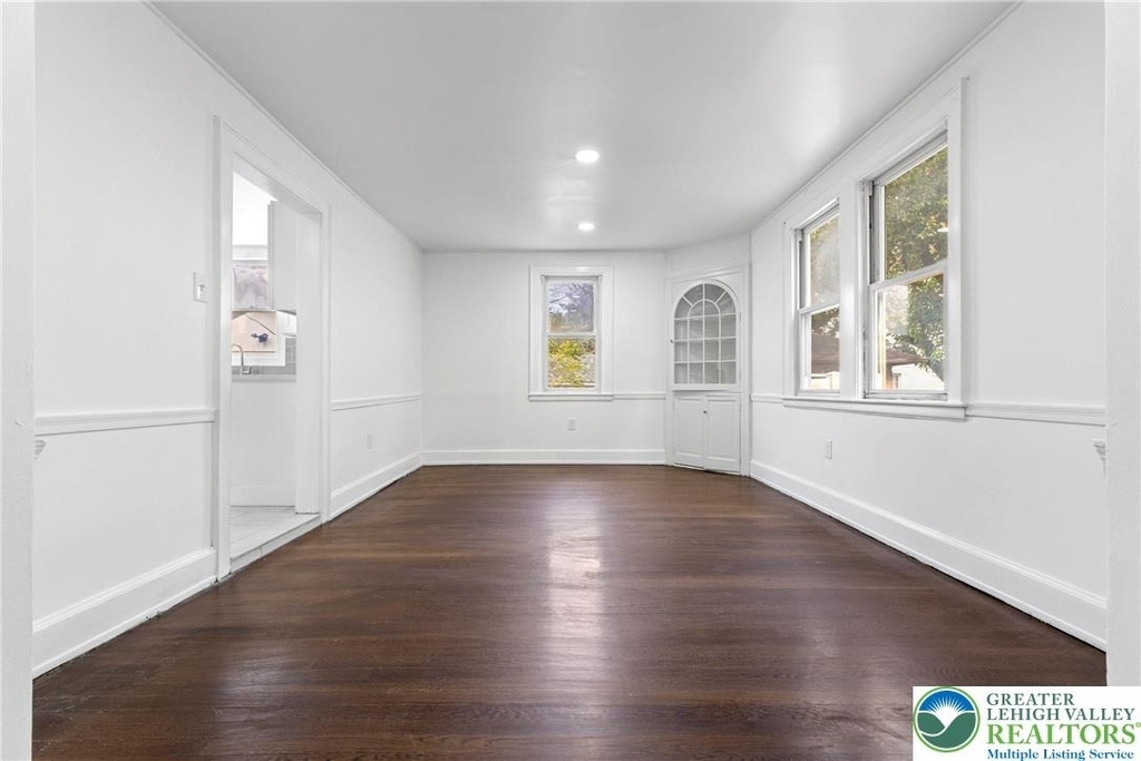 409 E Washington - Photo 9