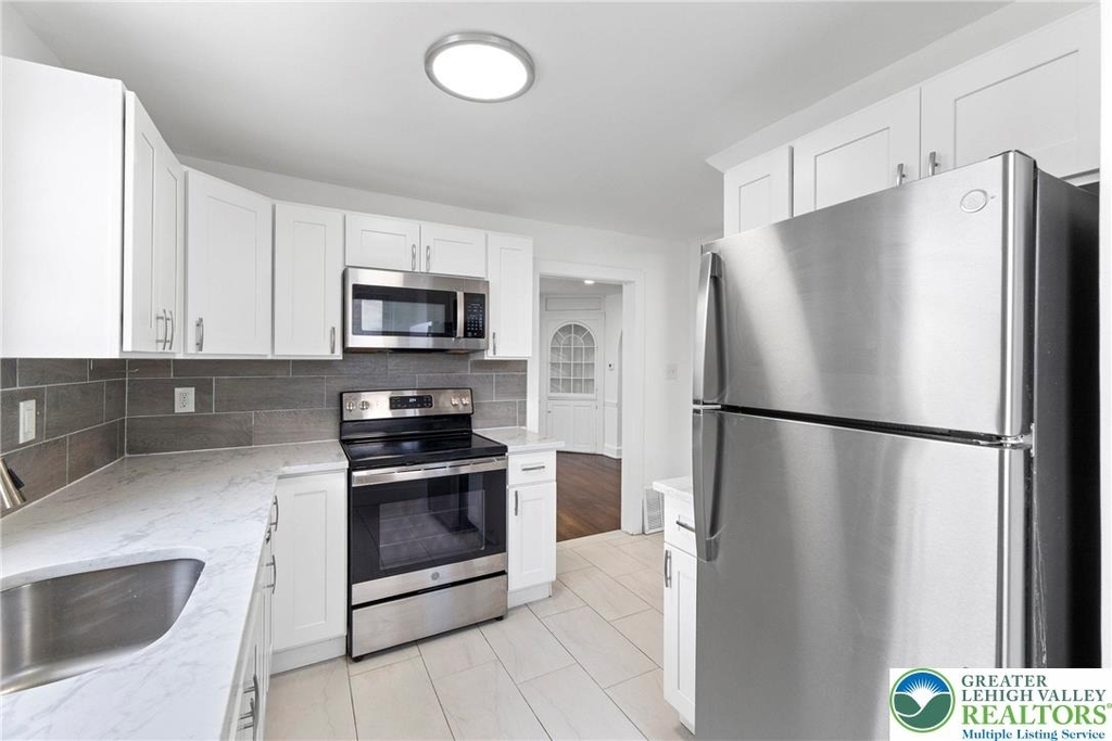 409 E Washington - Photo 8