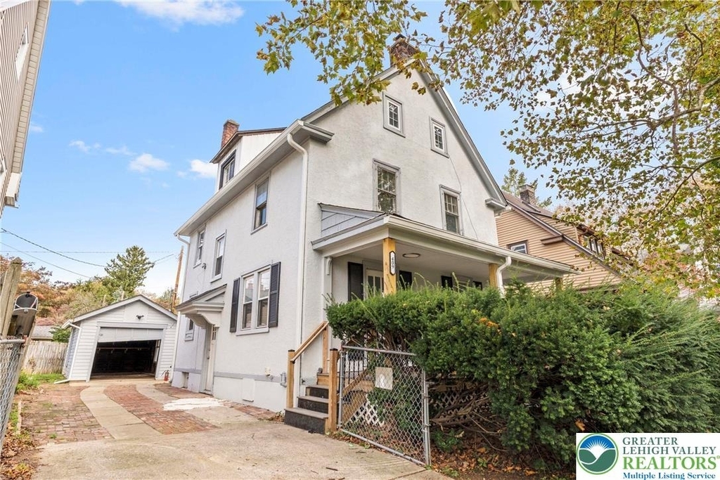 409 E Washington - Photo 0